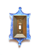 Load image into Gallery viewer, Acrylic + Brass | Pagoda Style, Blue Agate